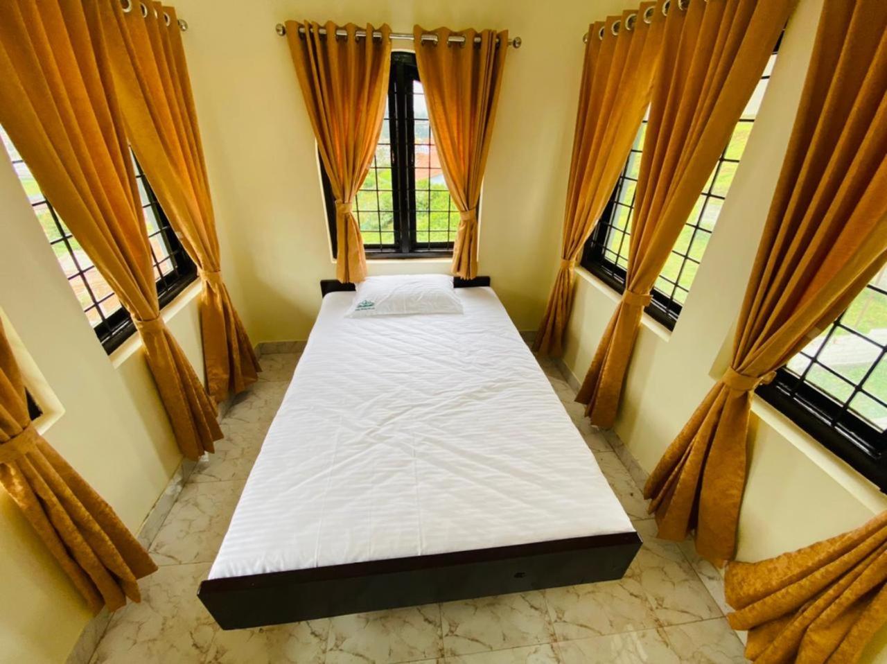 Bob Leisure Hotel Ooty Bagian luar foto